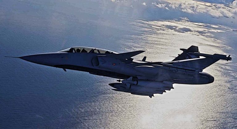 Двигатель истребителя Gripen E проверили морозами