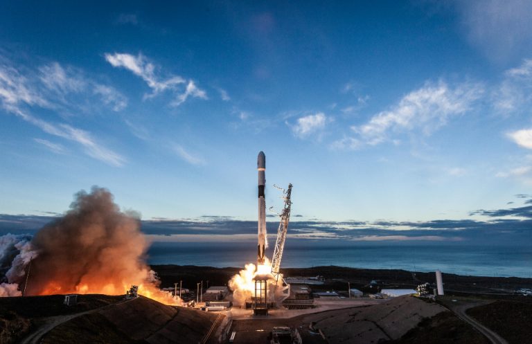 Полет Crew Dragon с астронавтами состоится 27 мая. Это первая подобная миссия за 39 лет