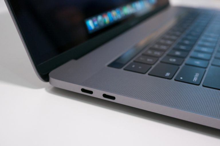 Ошибка в Thunderbolt позволяет хакерам украсть данные даже с зашифрованного компьютера