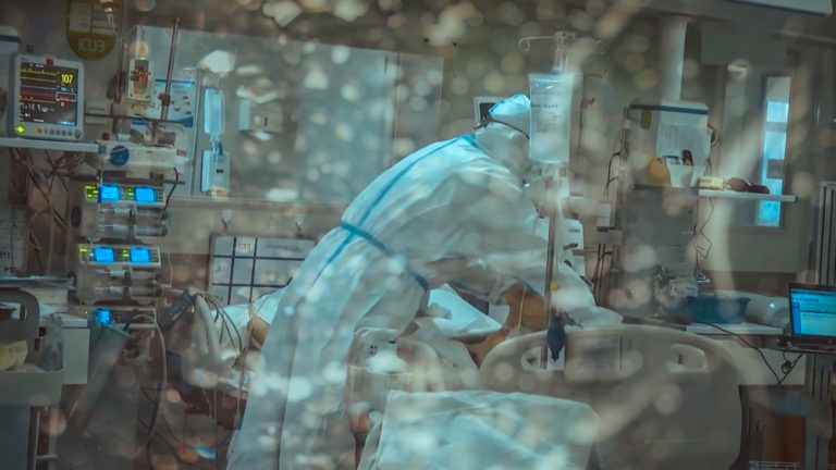 ВОЗ оценит международную реакцию на эпидемию COVID-19. Чтобы остановить следующие вспышки