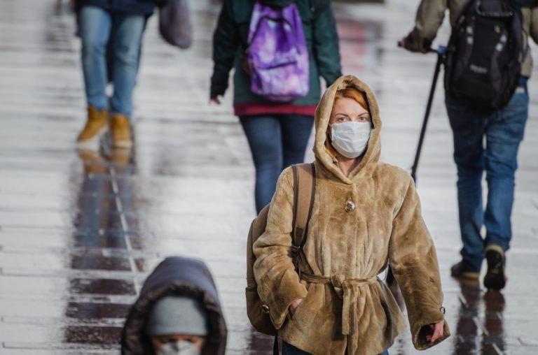 В Петербурге антитела к коронавирусу нашли у 6% добровольцев. Переболеть COVID-19 могут до 300 тыс. жителей города!