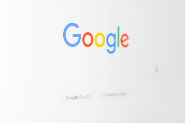 Google начала блокировать объявления с расовыми и гендерными стереотипами