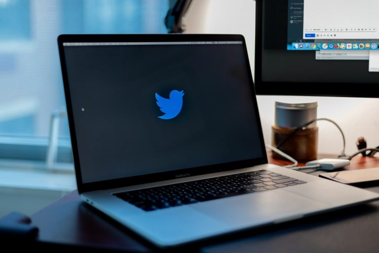 Twitter начала объяснять, что 5G не связан с распространением коронавируса