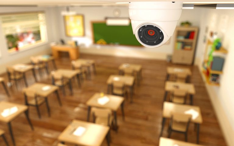 В российских школах появятся камеры для распознавания лиц