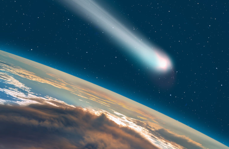 Комета NEOWISE видна в России. Где ее увидеть, куда смотреть и как сделать фото