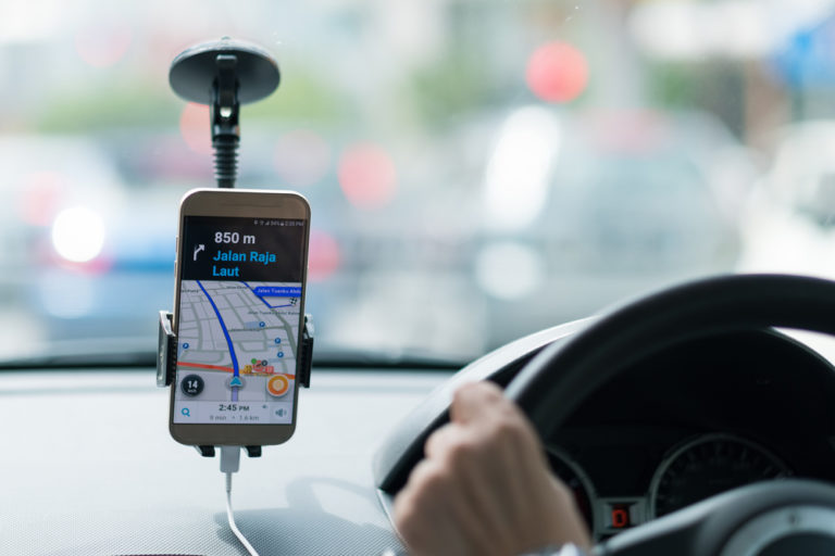 Водители Uber обратились в суд: они хотят знать, как их назначают на поездки
