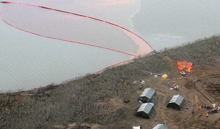 В Норильске произошел разлив топлива. Во время ликвидации последствий другого разлива