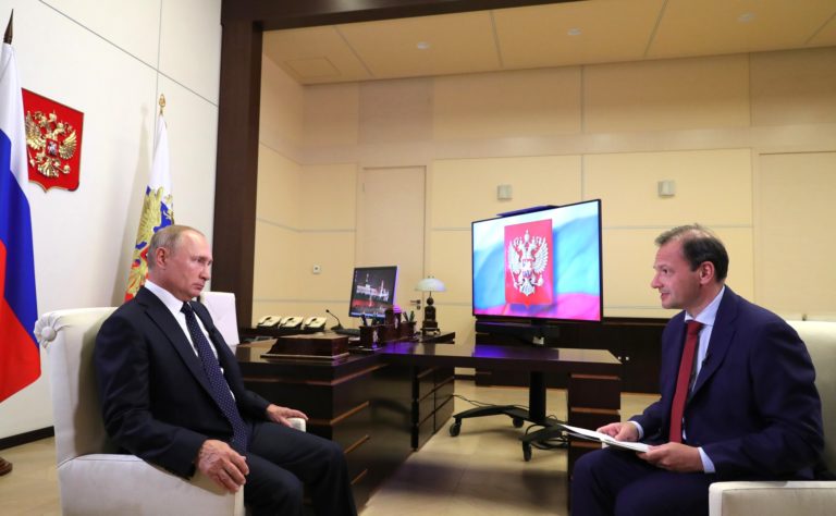 Главное из интервью Путина о коронавирусе, второй волне и прививке дочери