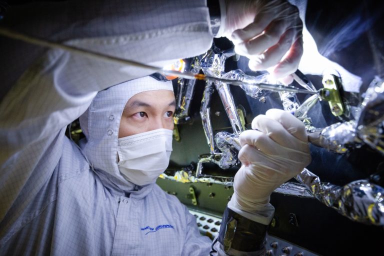 Сегменты космического телескопа НАСА «‎Уэбб» испытали на Земле
