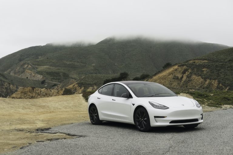 Tesla представит двухфакторную аутентификацию