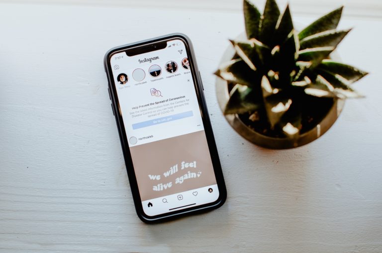 Facebook объединит Messenger и личные сообщения в Instagram