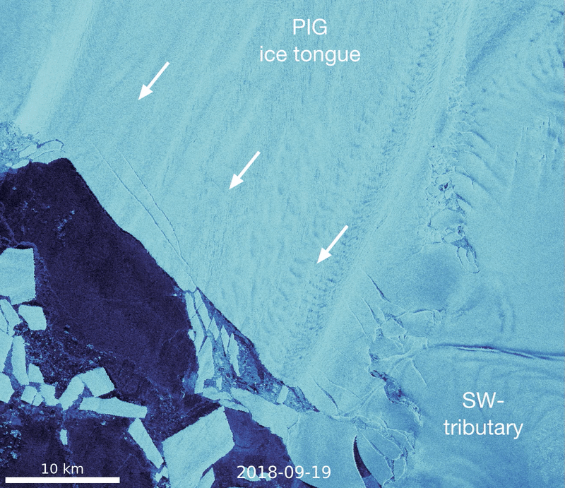 На двох найважливіших льодовиках Антарктиди знайдені усугубляющиеся тріщини і розломи