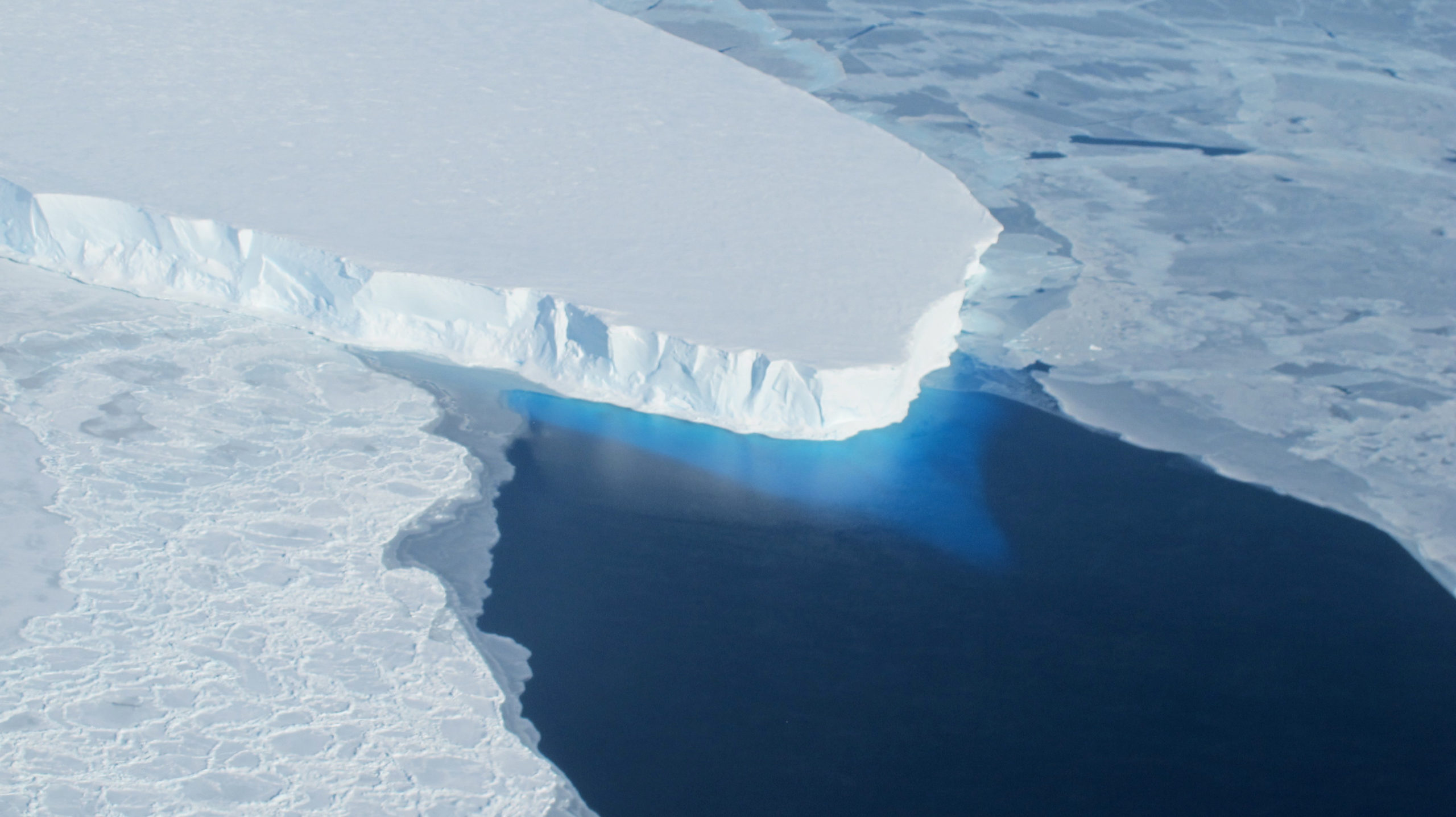 Ледники тающего тонкого льда грозят уничтожить планету. Но Россия может этим воспользоваться