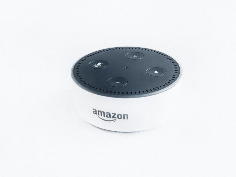 Alexa научили делать вдохи во время пауз и говорить более естественно