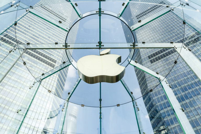 После презентации Apple проблемы возникли у двух конкурентов и самой компании