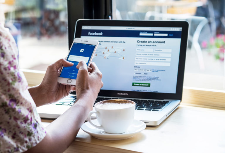 Facebook создает новую соцсеть для студентов колледжей и университетов