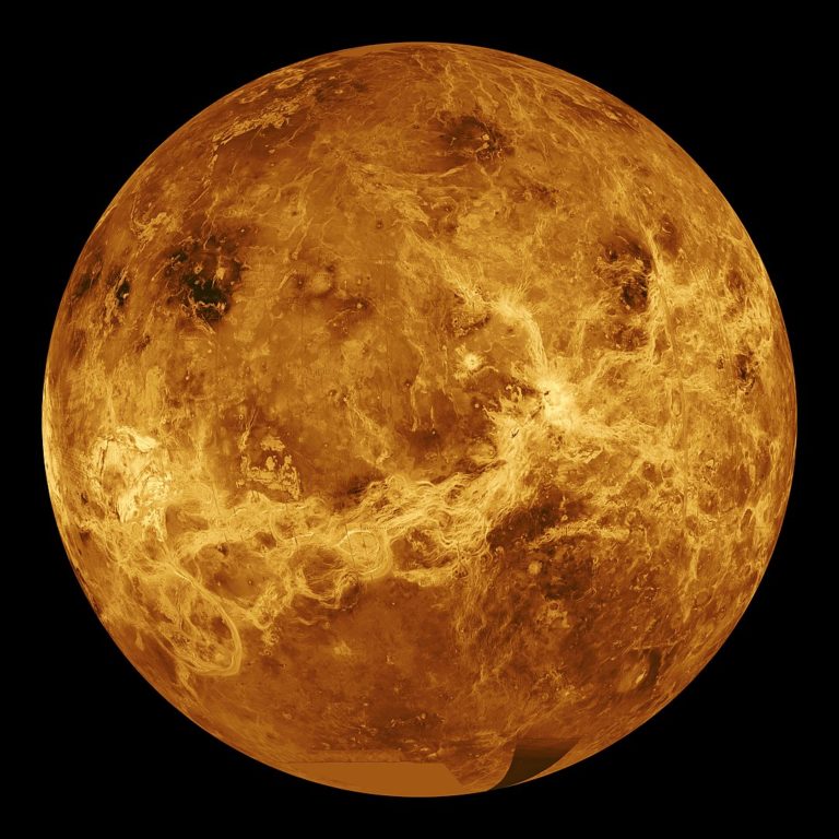Во время сближения с Венерой зонд BepiColombo попытается найти там следы жизни