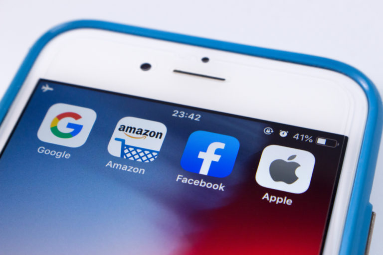 IT-гигантов хотят разделить. Теперь Google будет без YouTube, а Facebook без Instagram и WhatsApp?