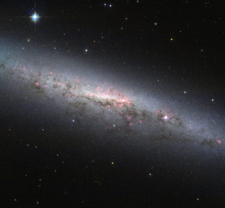 В галактике NGC 7090 обнаружен новый сверхяркий источник рентгеновского излучения