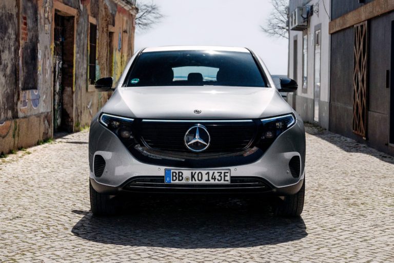 Mercedes будет закупать кобальт и литий, которые не вредят планете