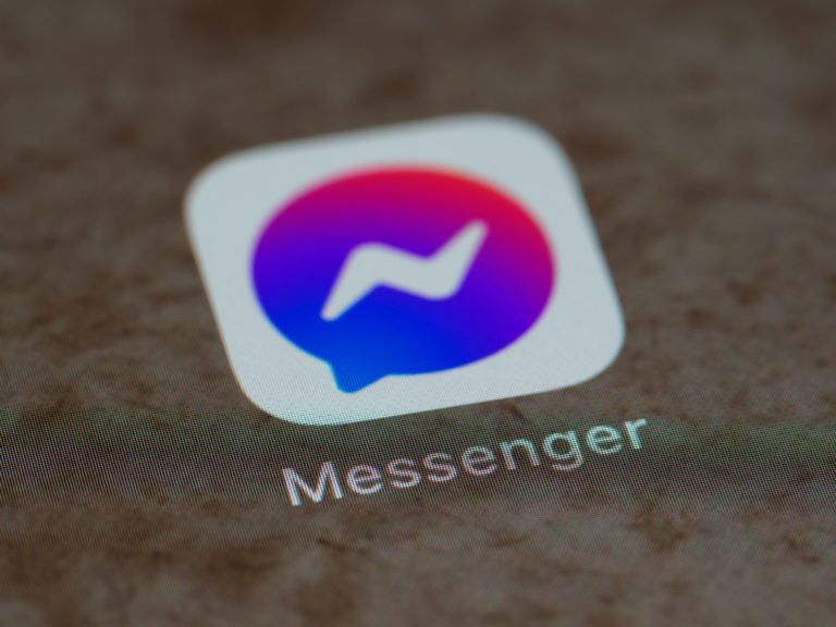 В Facebook Messenger нашли баг. Он позволяет подслушивать за людьми