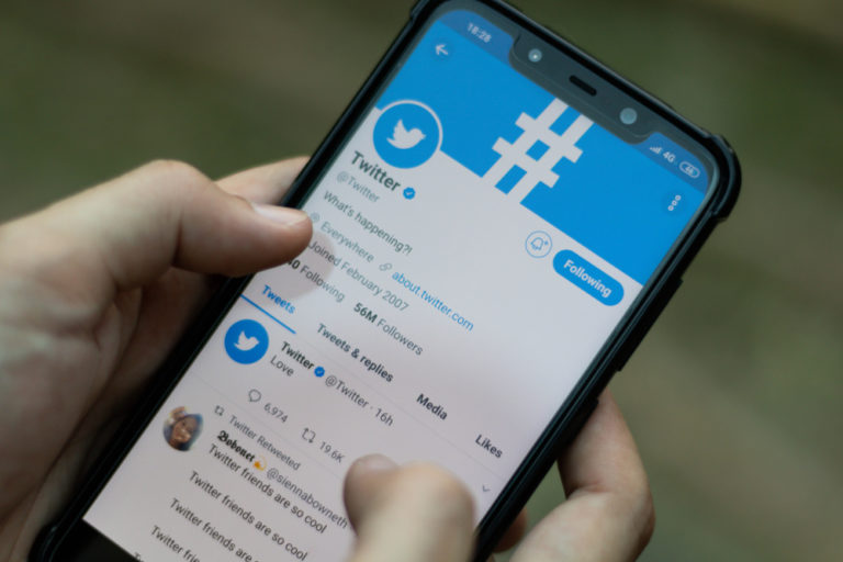 Twitter будет предупреждать пользователей о дезинформации в постах