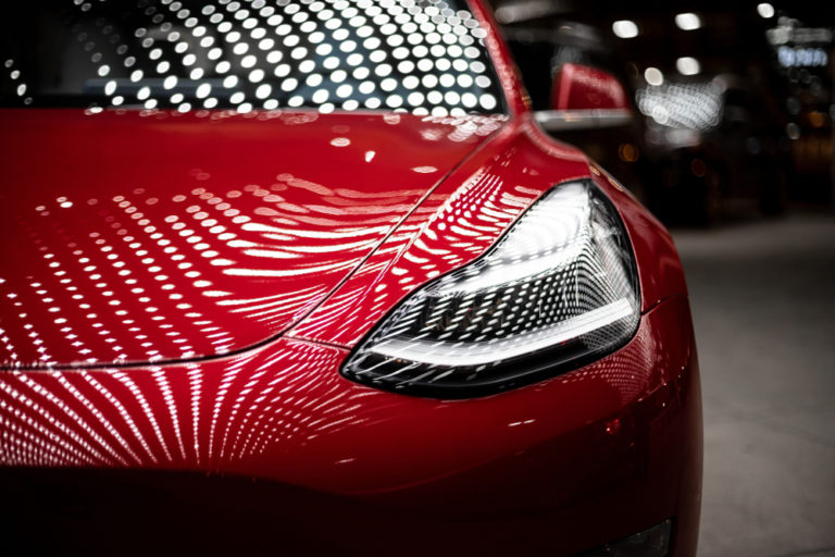 Владельцы Tesla смогут удаленно просматривать камеры автопилота