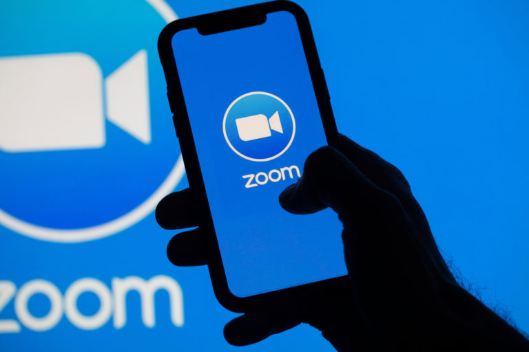 Zoom обвинили во лжи пользователям. Их данные не шифровались должным образом