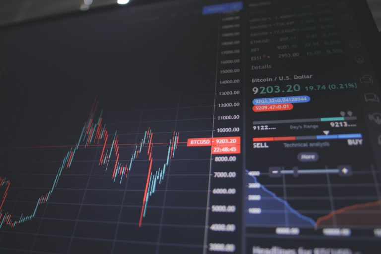 Цена биткоина приблизилась к 20 тыс. долларов. Он вырос на 170% за год