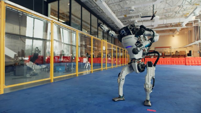 Посмотрите, как роботы Boston Dynamics танцуют под хит 60-х