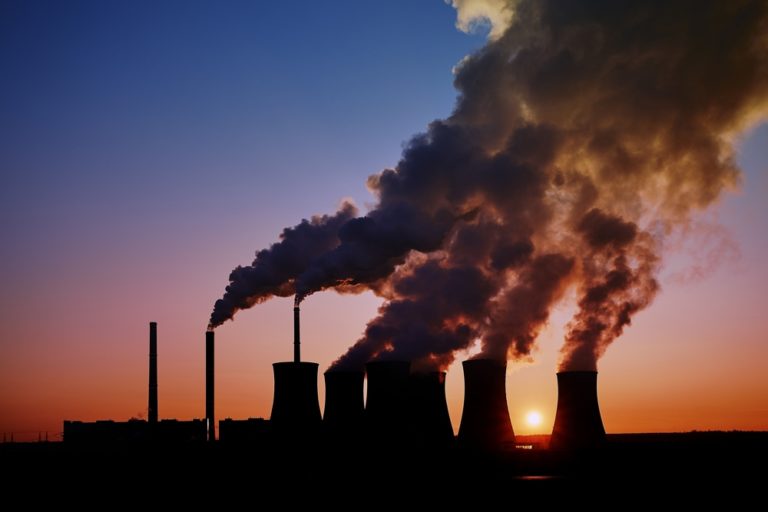 Благодаря пандемии выбросы CO2 снизились на 2,4 миллиарда тонн