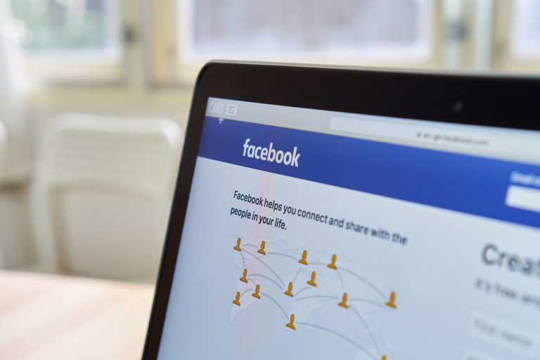 Все против Facebook: в чем обвиняют ИТ-компанию и зачем ее хотят разделить