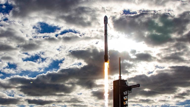 SpaceX успешно вывела на орбиту турецкий спутник