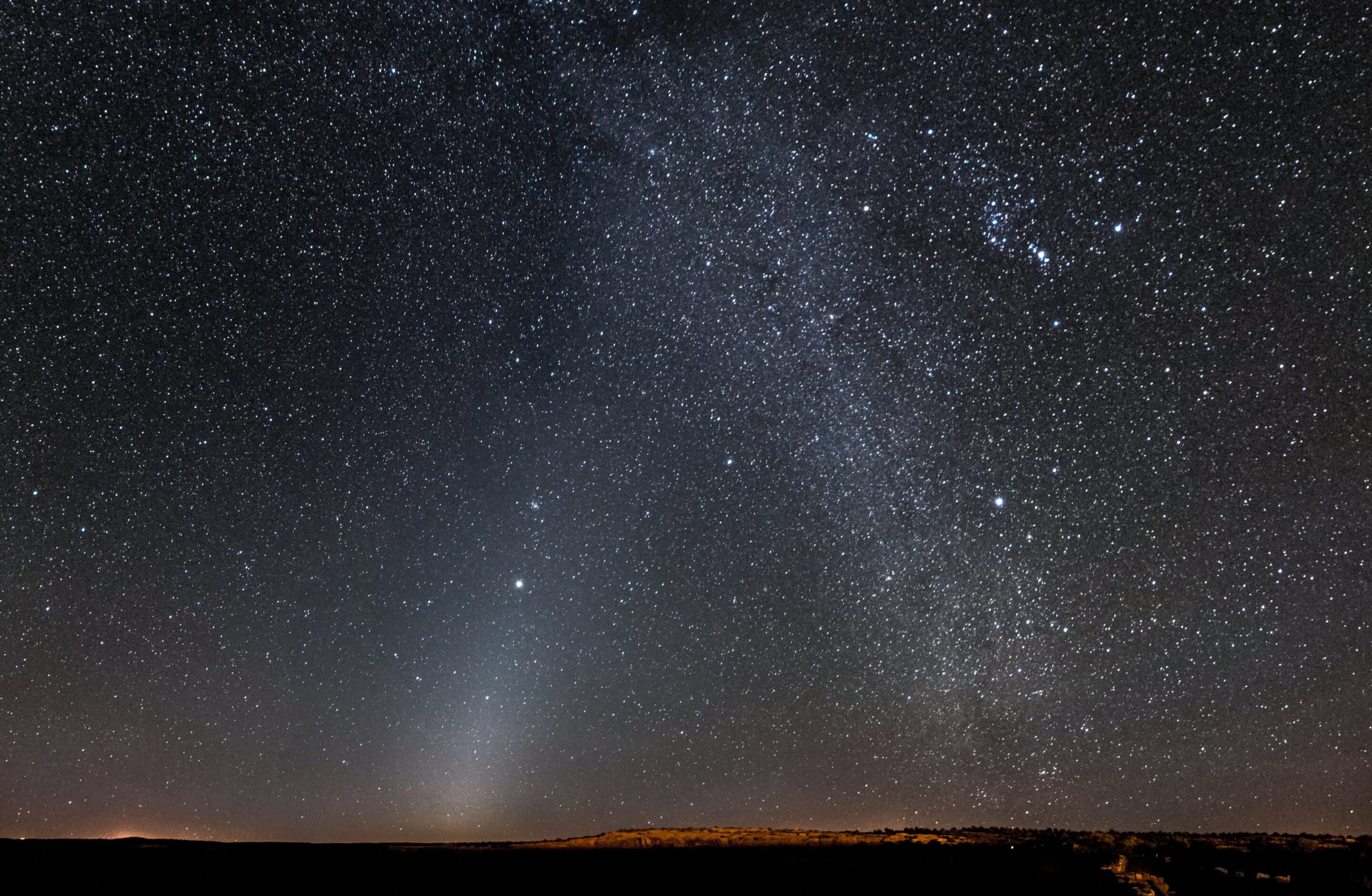 Темно насколько. Зодиакальный свет. Далекие горизонты космоса. Star that older than Universe.