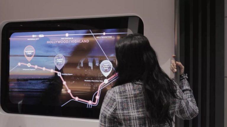 LG показала кровать со скрытым прозрачным OLED-телевизором