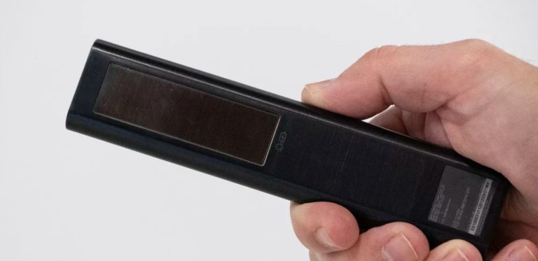 Samsung выпустила пульт для телевизора на солнечной батарее