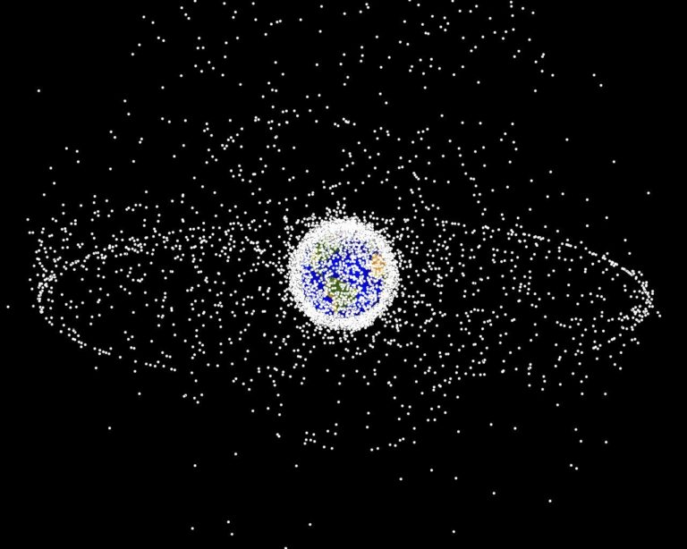 Составлен список самого опасного космического мусора на околоземной орбите