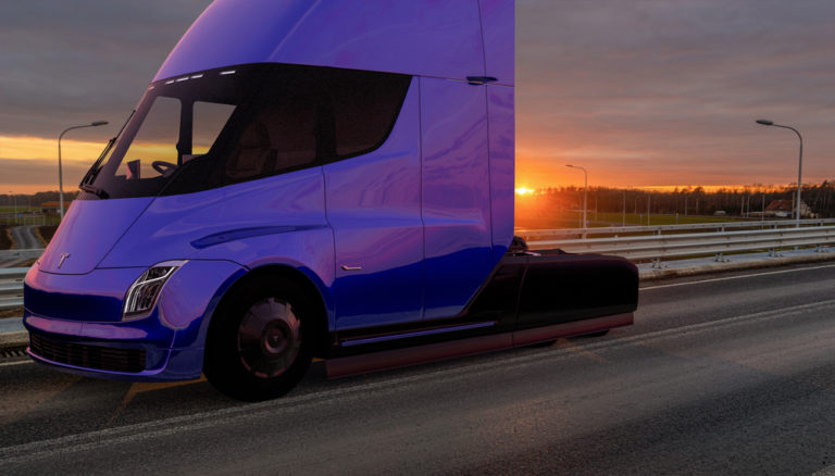 Tesla впервые показала испытание беспилотного грузовика Semi