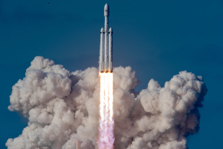 Falcon Heavy доставит луноход VIPER. Устройство будет искать воду