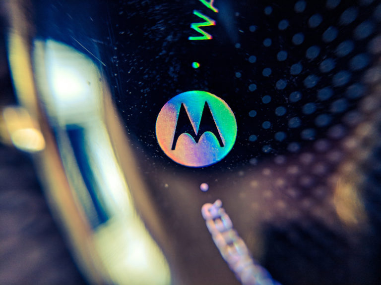 Motorola разрабатывает дистанционную зарядку, передающую энергию по воздуху