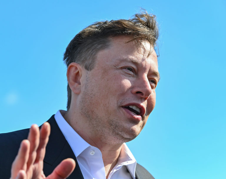Вопрос Гагарину, мир через 50 лет и Tesla в России: главное из выступления Илона Маска