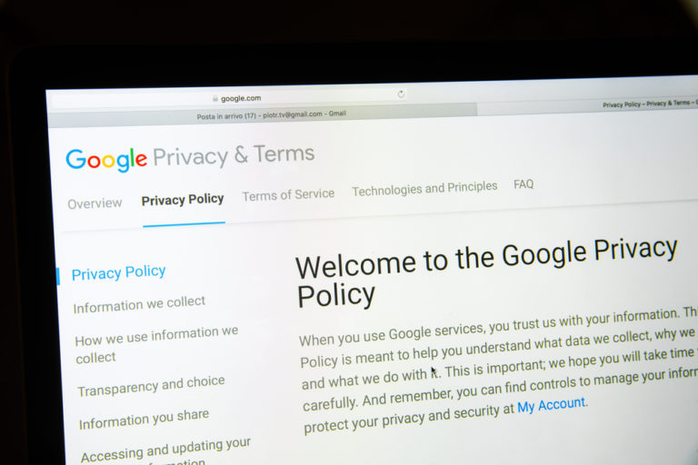 Google специально усложнял интерфейс для отслеживания геолокации
