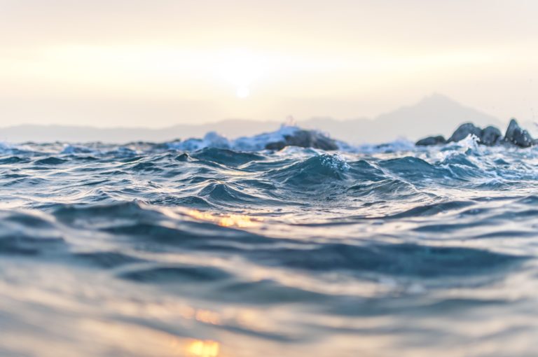 Новая нанофибра быстро превращает морскую воду в питьевую