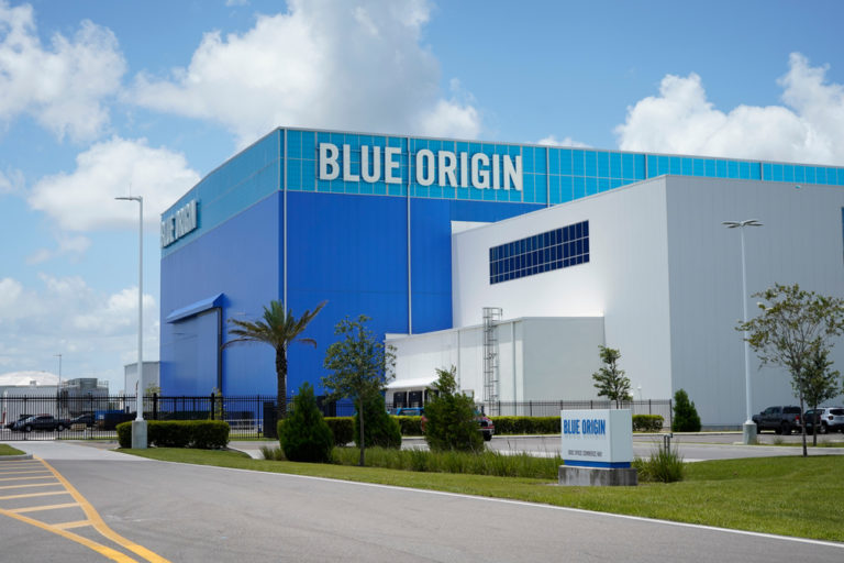 Blue Origin получила лицензию на запуск людей в космос