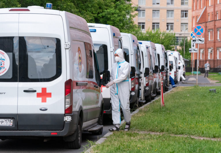 В России нашли новый штамм COVID-19 с основными мутациями от вариантов бета и дельта