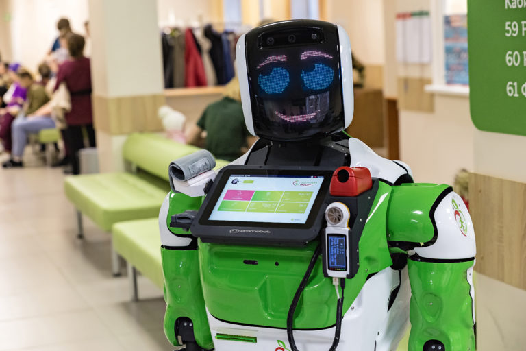 В России появился робот для проверки QR-кодов