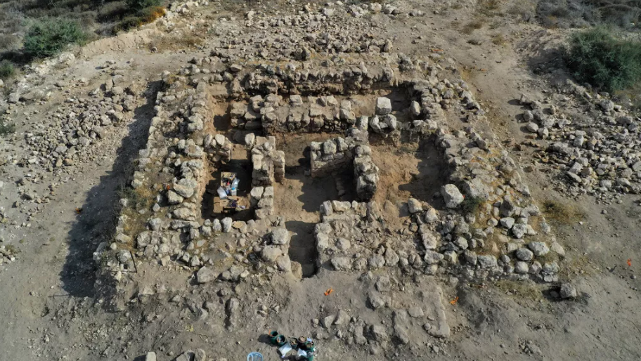 Еврей гора. Археология Израиля. Разрушенный израильский храм.