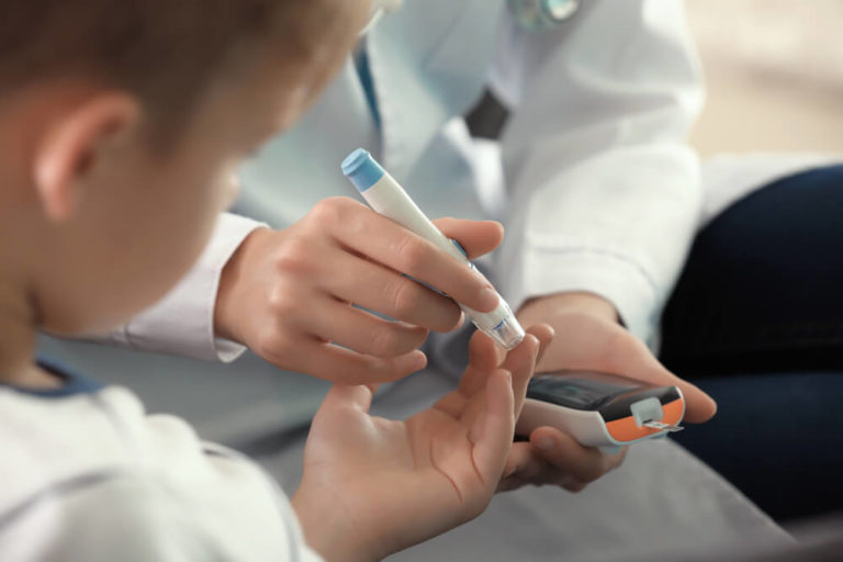 Эксперты ЦКЗ связали COVID-19 и риск диабета у детей