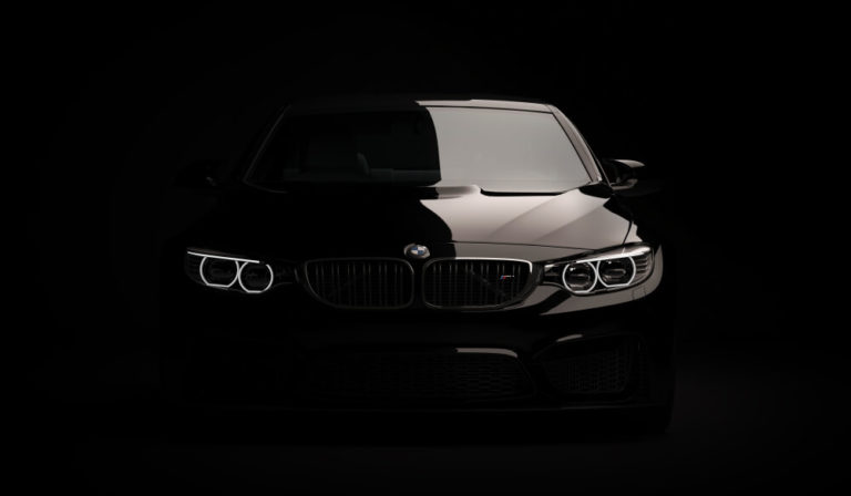 Посмотрите на BMW, которая меняет цвет по нажатию кнопки