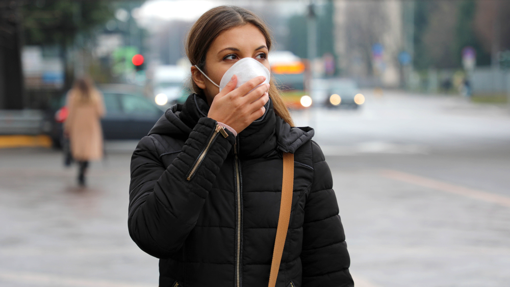 Гаджет для маски проверяет состояние человека и качество фильтрации воздуха